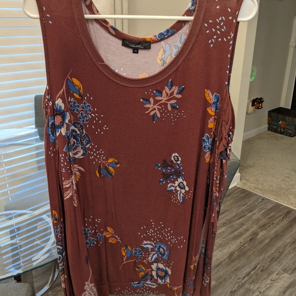 Shirt - Picture 1 of 3